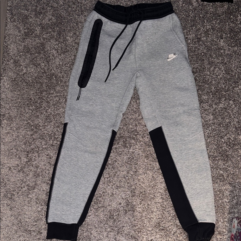 Nike Tech Sweatpants